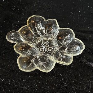 Hazel-Atlas clear leaf shaped relish/candy dish